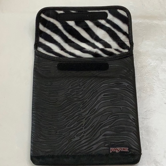 Jansport DIGITAL SLEEVE - Blk Gloss Zebra - Picture 3 of 6